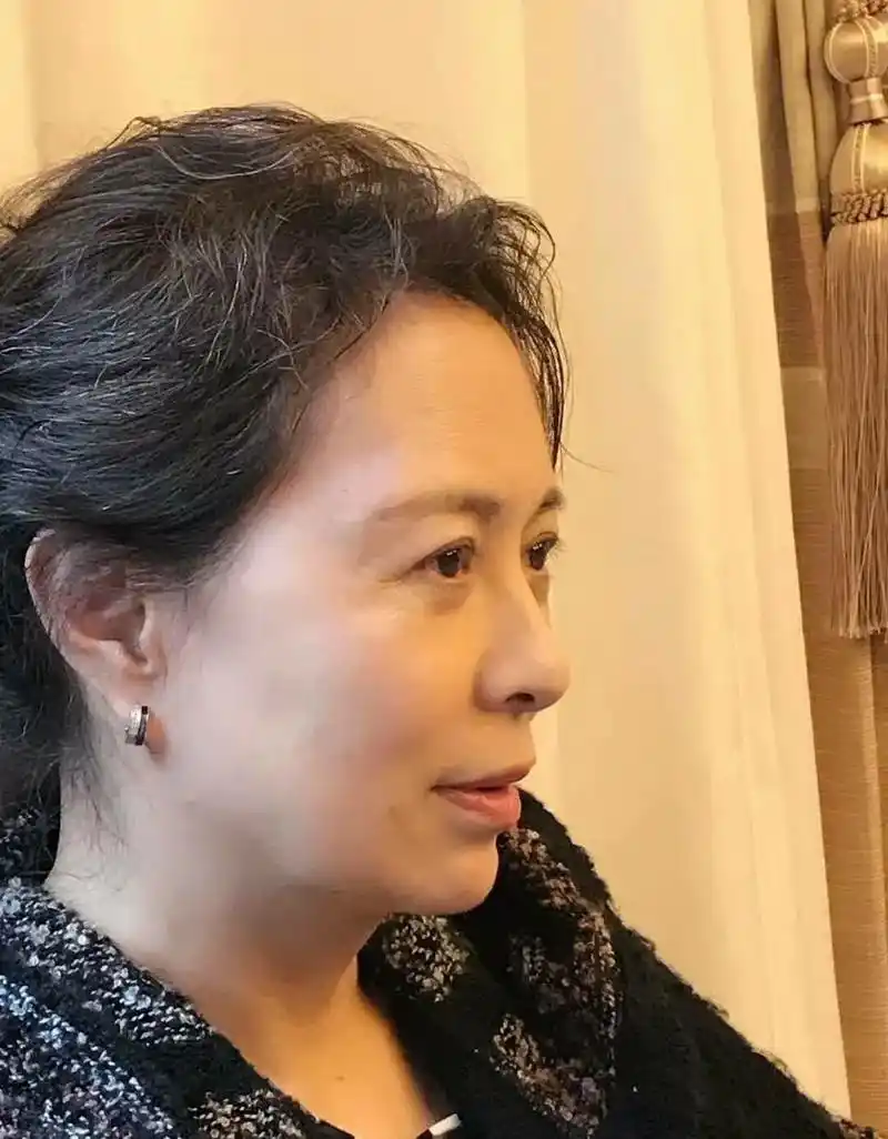 她也会有白发,也会有皱纹,但她依然是我最爱的人#演员刘佳  - 抖音