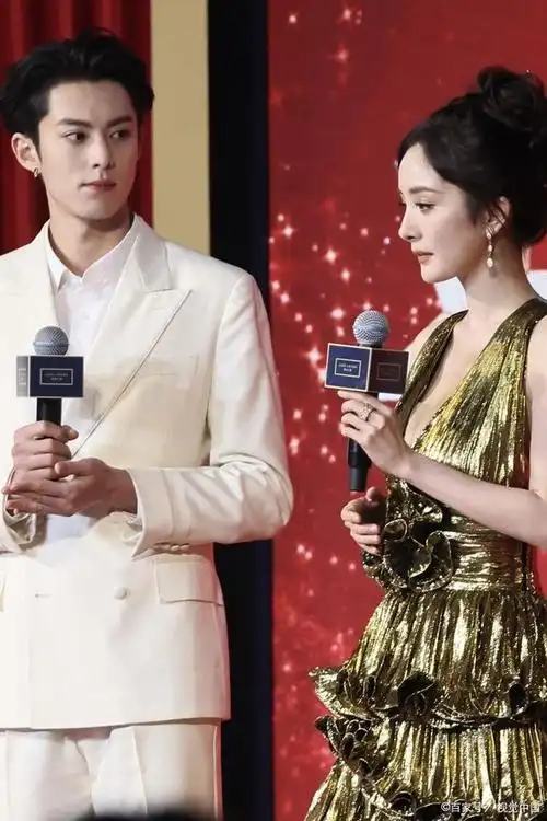 争议事件始作俑者向迪丽热巴王鹤棣道歉,网友呼吁清朗网络环境