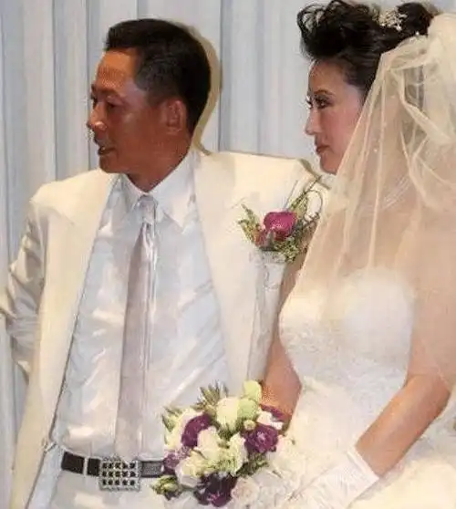 2008年8月16日,陈坚红为王志文生下一个儿子,从时间上来看,他们结婚时