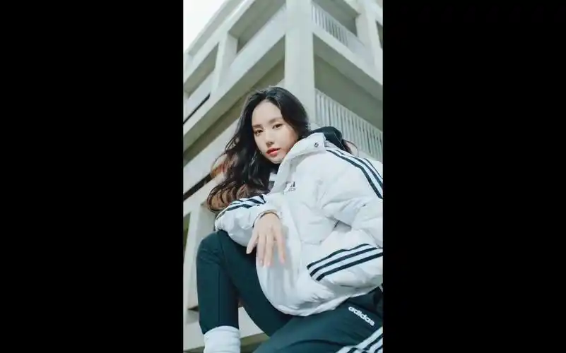 adidas apink 孙娜恩 广告