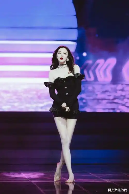 张雨绮跳舞时,看清脚底板,33岁肤色真实了