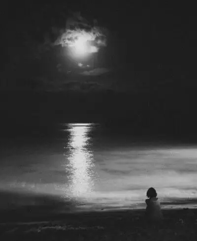 孤独 一个人 黑白