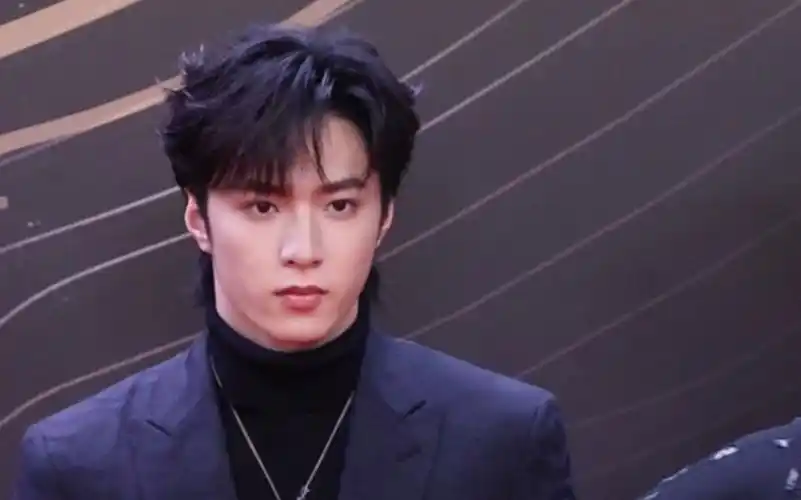 刘耀文小狼尾完成度好高