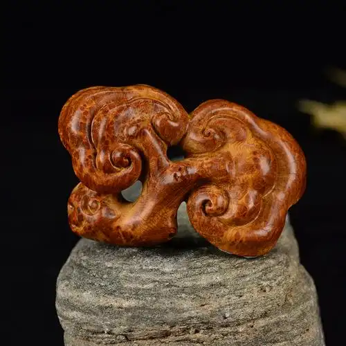 鸿木斋 太行崖柏雕刻 鸿款灵芝 陈化料满瘤疤 崖柏手把件 孤品y582 -