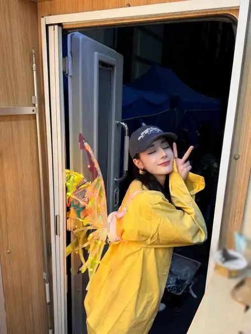 迪丽热巴六月行程图