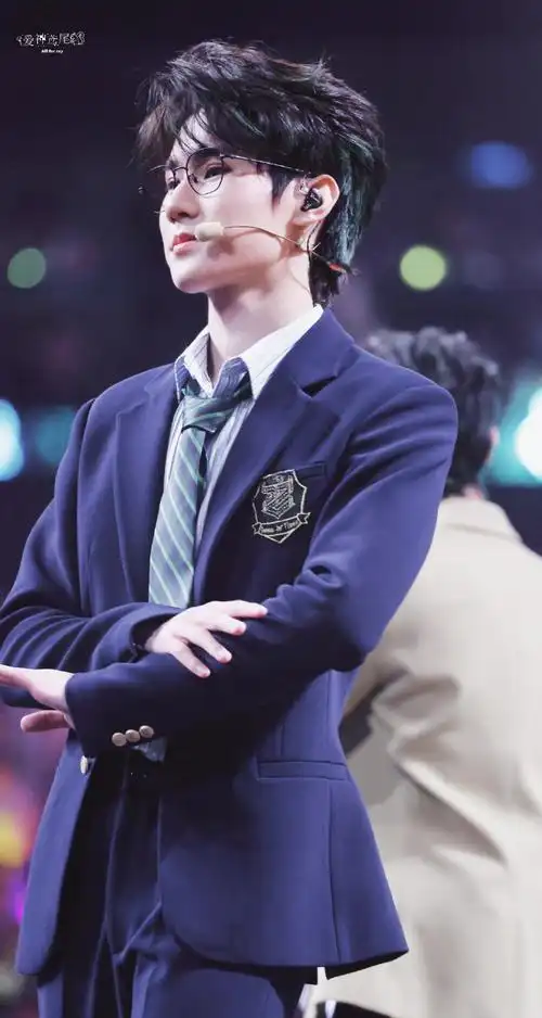 张真源奔跑吧##时代少年团叁重楼暨出道四周年演唱会