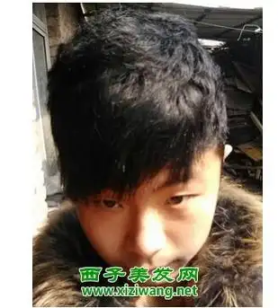 自来卷适合什么发型 自来卷男生扎什么发型好