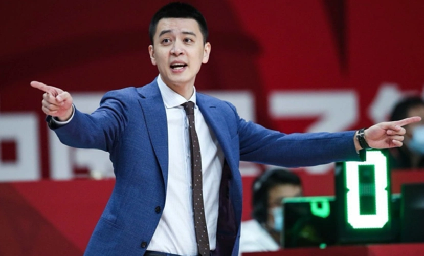 杨鸣怒怼裁判被吹罚弗格轰183成主力联手梅奥双外援夺冠