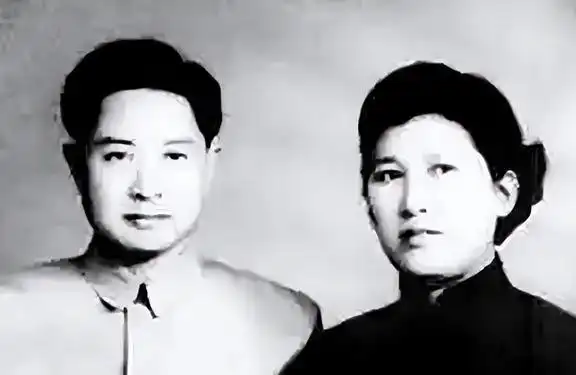 汪道涵墓碑掩藏的真相儿子汪雨身世遭质疑二任妻子产子时41岁