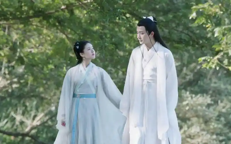 【春花秋月|轻薄cp】【李宏毅x赵露思】春花秋月播出一周年视频_哔哩