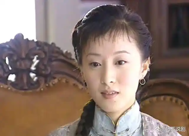 而在《还珠格格》后,作为编剧的琼瑶,很快又开拍《情深深雨濛