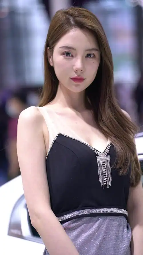 谁知道这个哪一个网红车模