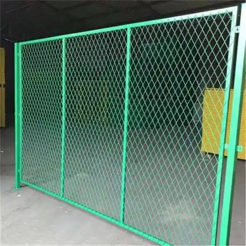 菱形铁丝网围栏钢板网护栏场地围网