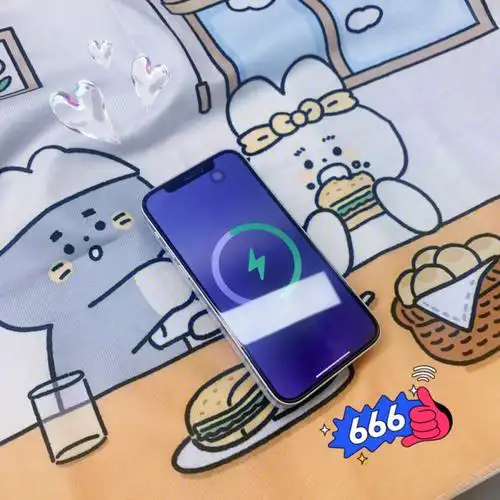 极简风格的无线充电宝