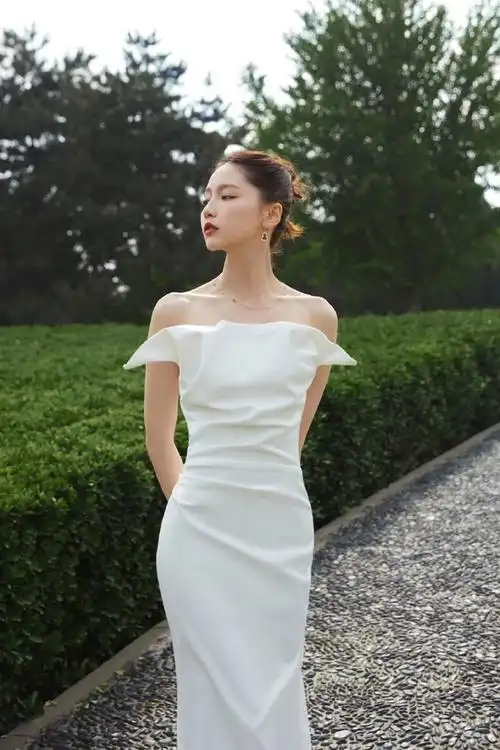 成果春日林间长裙大片##成果白裙造型ao反差感