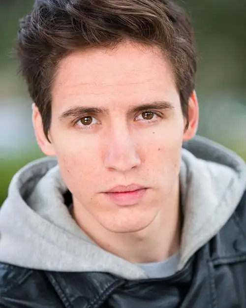 亚当亨斯利adamhenslee