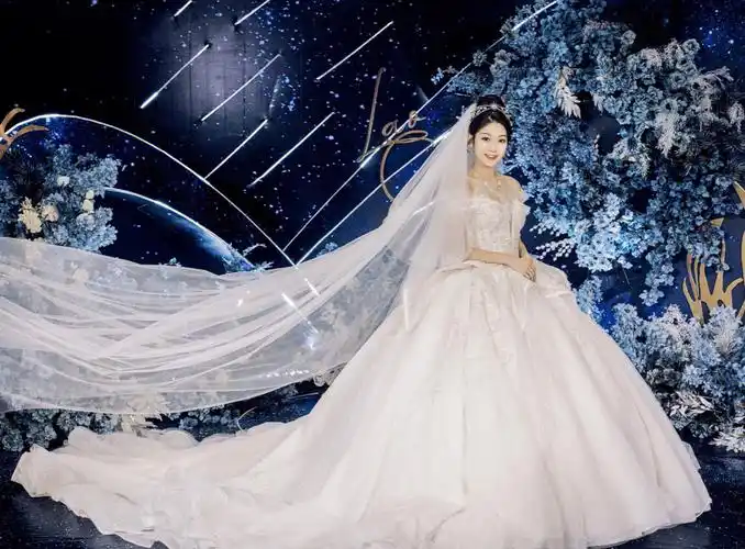 婚礼正片唯美仙气一字肩主纱