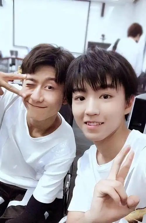 回顾徐箭长得帅演技好娶女强人为妻如愿以偿生得个漂亮女儿