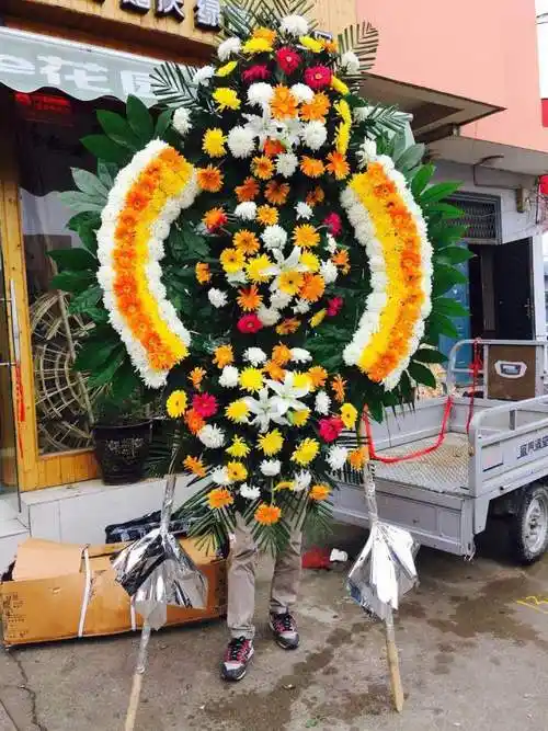 什么花送死人:送给死人的花有哪些分类,带有什么习俗含义_菊花_鲜花