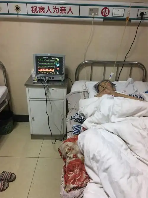 成功救治直肠癌术后7年,肠梗阻,肠瘘老年患者