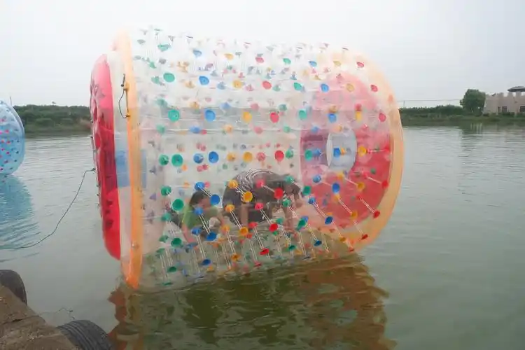 安庆潮玩乐园项目展示之水上步行球