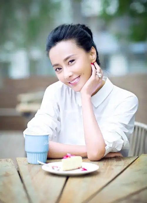 女星马雅舒的哪个部位最美最迷人