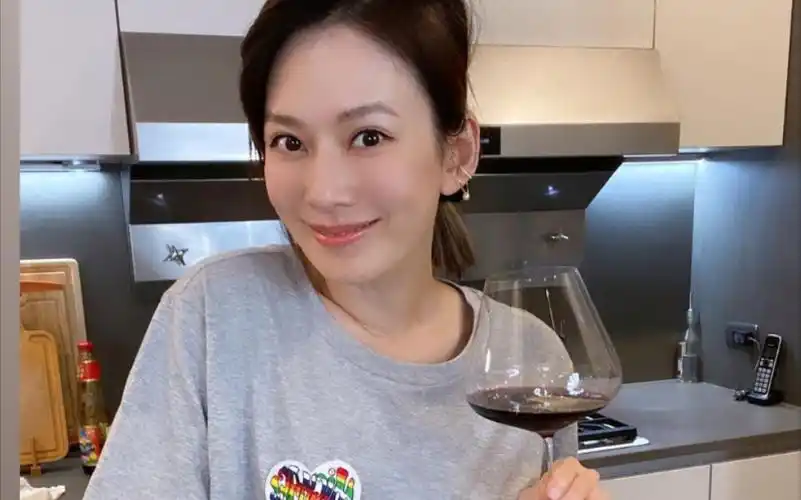 melody刘恭显厨娘教学 【油豆腐鸡 葱油饼】_哔哩哔哩_bilibili