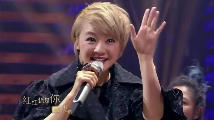 陈慧娴的《千千阙歌》是多少人难忘的回忆,不知不觉已热泪盈眶