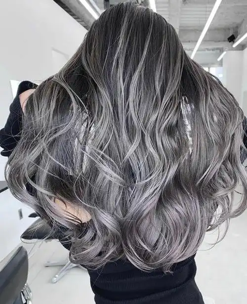 高级灰发色