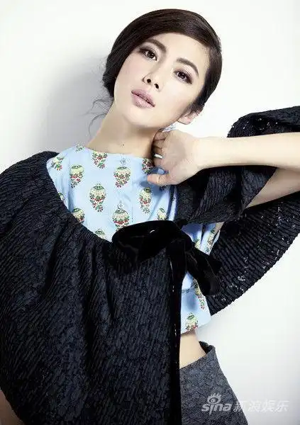 狼毒花热播王珂成泰燊演绎战地爱情