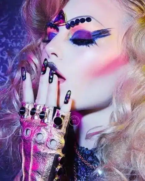 欧美迷幻系夸张妆容集锦