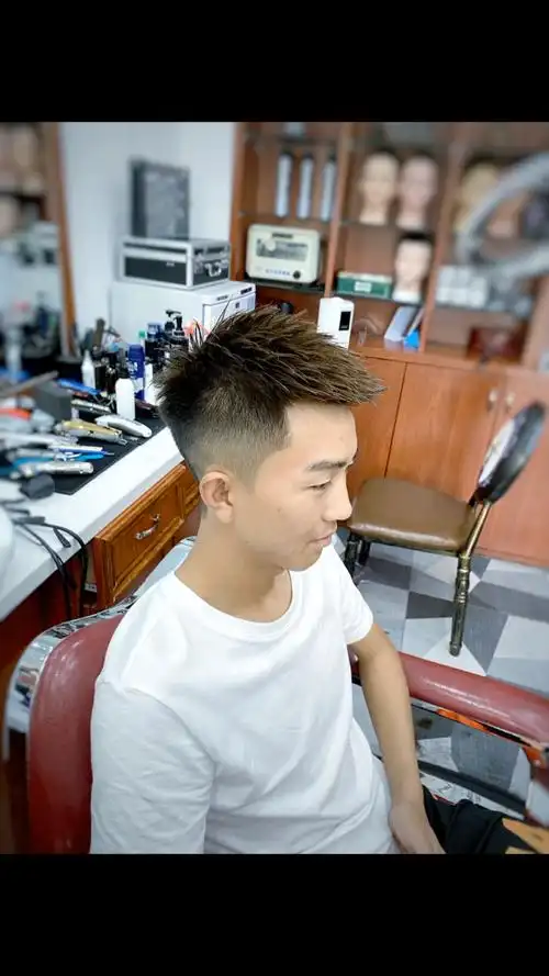 立体渐变飞机头教程(五)这个发型所有的技术要点已经分享完毕,你们