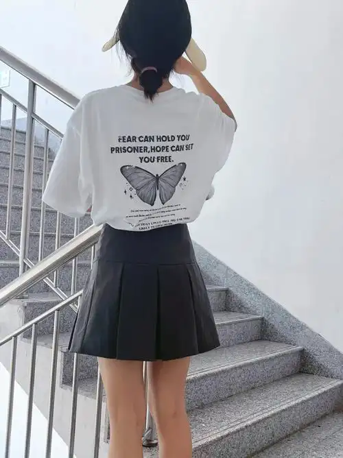 夏天哪能少得了白短袖77百褶裙呢