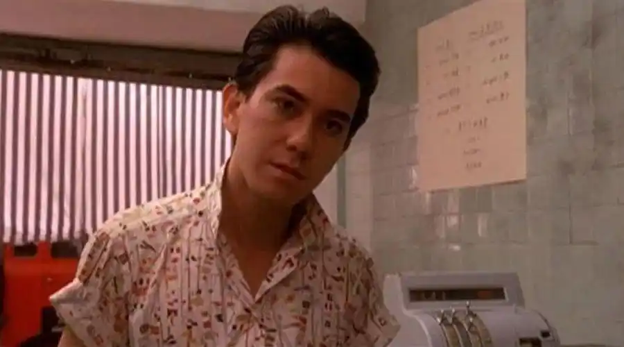 (年轻时的黄秋生真的是美男子)