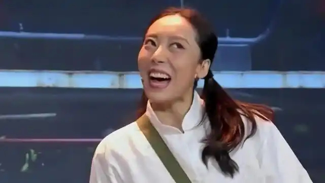 鄂博不愧为黑马女喜剧人,这小品笑点太密集,笑得实在是受不了了