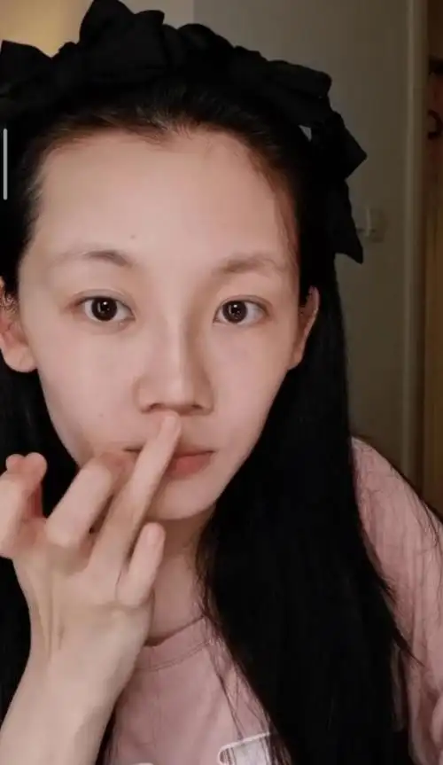 尽管苗苗和郑恺已经结婚多年,也有了孩子,但他们夫妻之间的仪式感还是