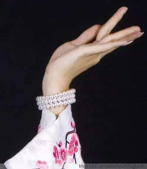 怪不得戏里兰花指那么好看,原来翘兰花指这么多讲究_手势