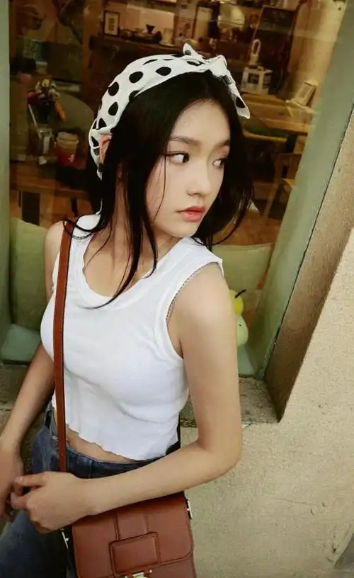 林允新照片超美,像舒淇大s,出道多年气质越来越好