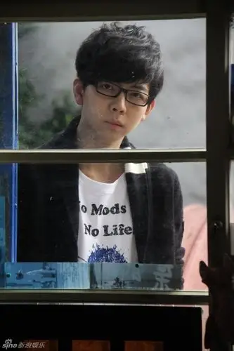 介绍歌手 胡夏ppt