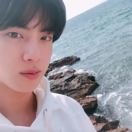 真实帅哥自拍微信头像_真人头像男