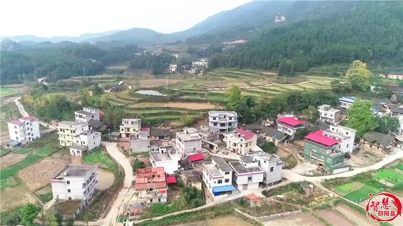 邵阳县城背村:秋色宜人 村庄别样美