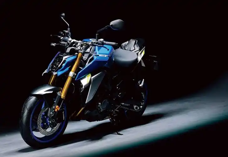 suzuki新一代运动街车2021gsxs1000静态特写2