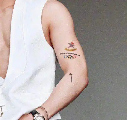 王嘉尔《嘉人》封面:奥运五环纹身吸睛|猛男_网易订阅