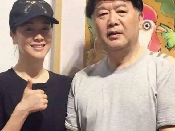 左小青分手后:与前夫还是朋友,遗憾的是陪伴女儿时间太少