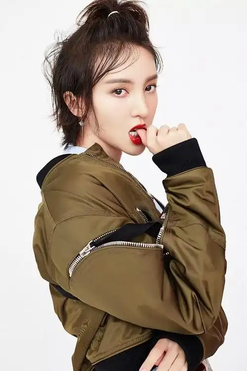 昊闫作品金晨鬼马精灵帅女孩