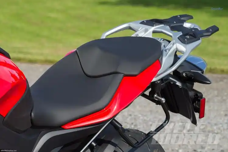 探险拉力的新直四主义:2016 bmw s1000xr_机车网