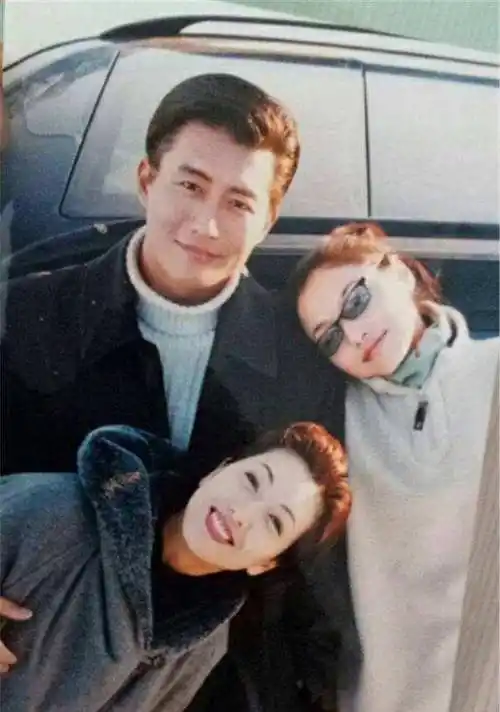 大众女神江珊:四度恋上硬汉,高曙光,靳东是前任,53岁重获爱情_父母