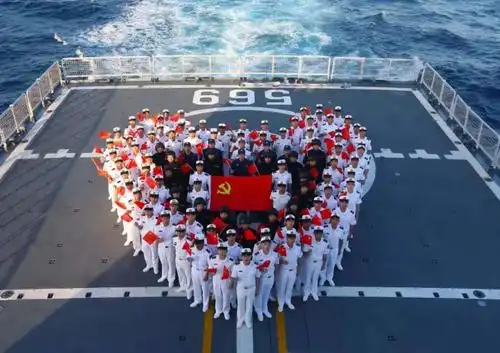 中国海军第37批护航编队凯旋