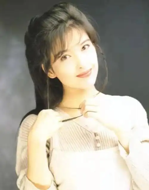 周慧敏最绝老照片这些你肯定没看过