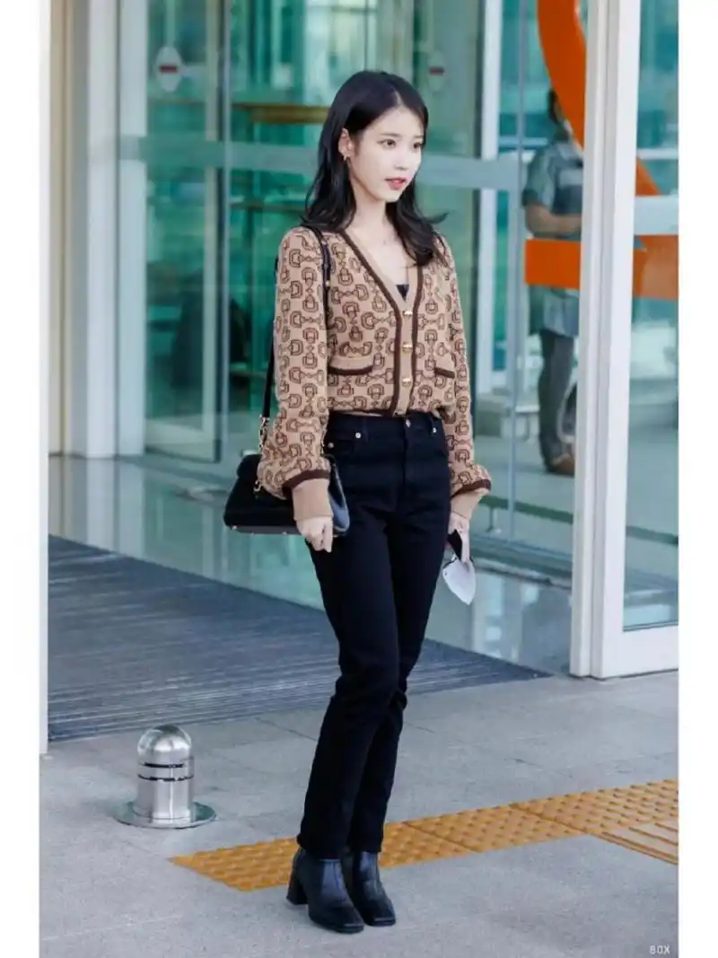 iu李知恩的日常通勤穿搭分享  iu作为小个子,小骨架的代表女艺人之一